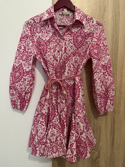 Продавам рокли размер С-М