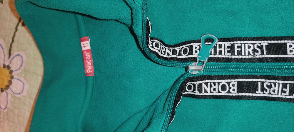 Продаю демисезонные  кофты, на мальчика.Недорого