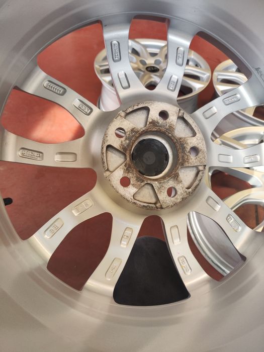 18"ки джанти  5x114.3/67.1 оригинални от Kia