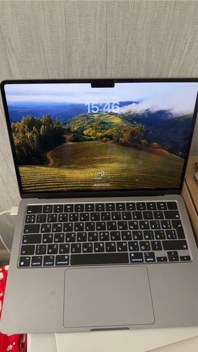 Продам Macbook Air M2 2022