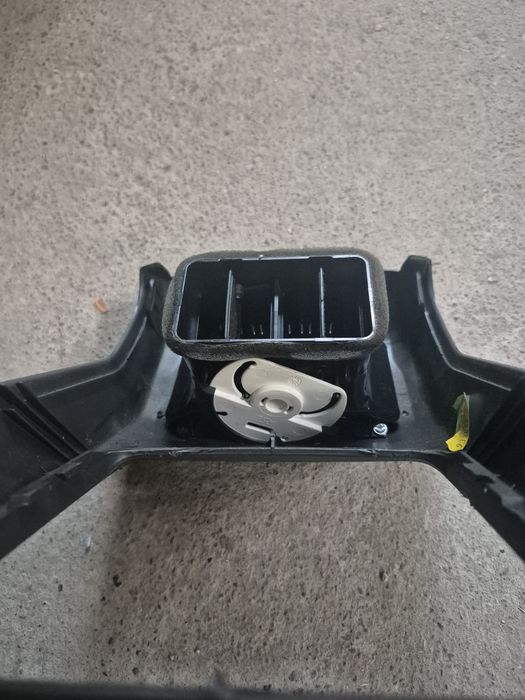 Grila ventilatie spate Volkswagen Golf 5