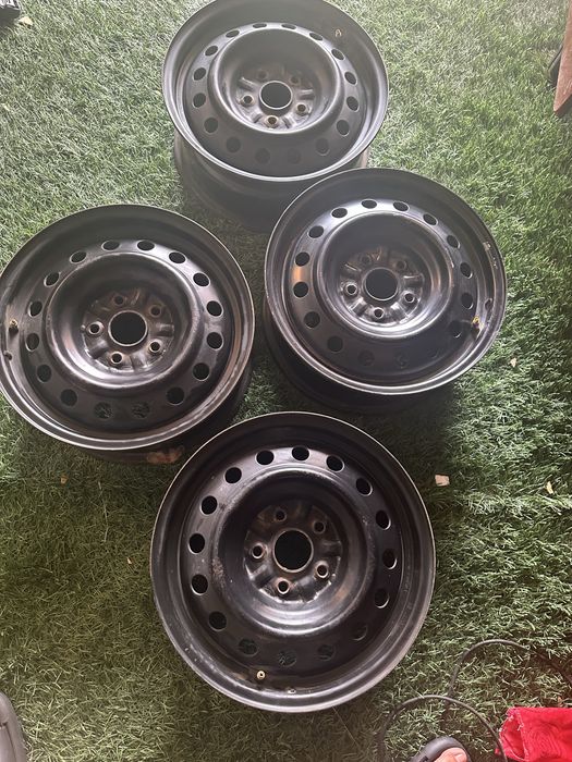 Продам диски R16 5/114,3 стояли на тойота камри 40. Ровные в хор.сост