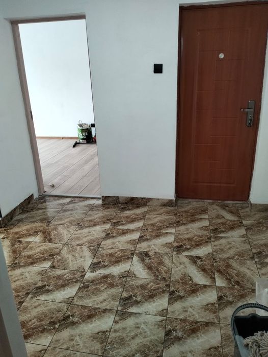 Vând apartament abrud