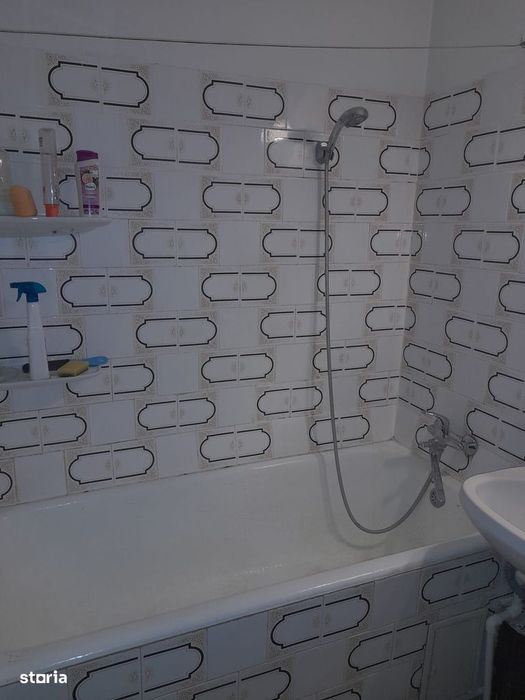 Apartament 3 camere de vanzare Ghencea -1 Mai — fotografia 3