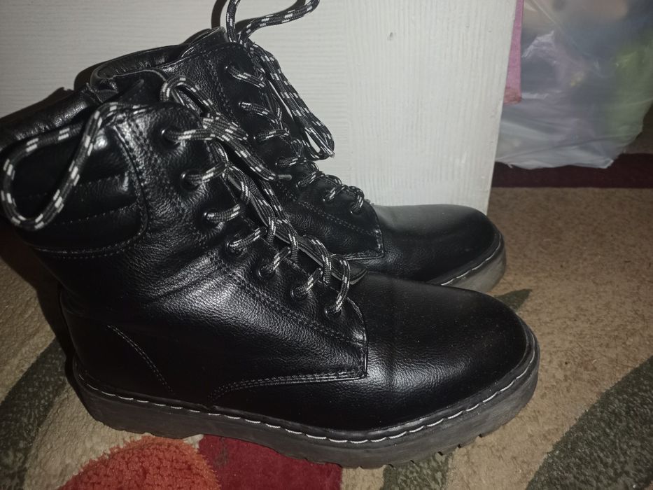 Ботинки  37 размер