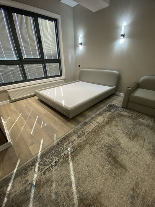 Кровать двуспальная качественная