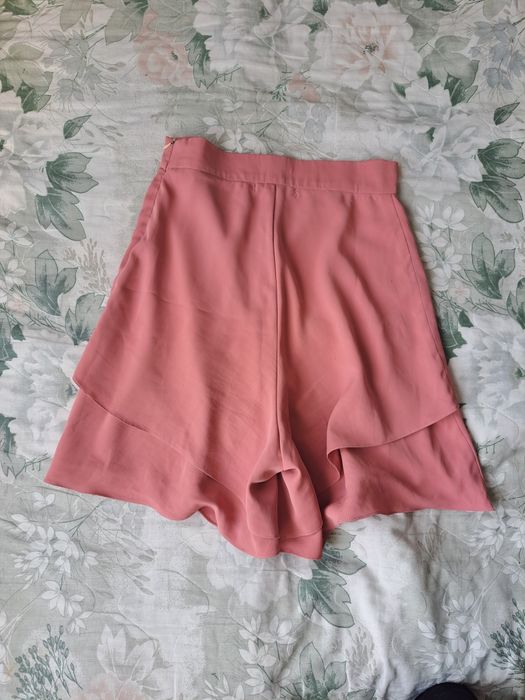 Юбка-шорты, и два топа