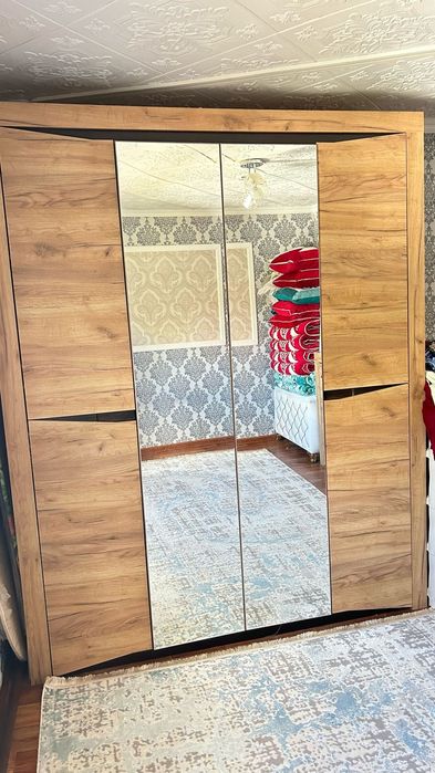 Шкаф с камодом 120000тг вместе