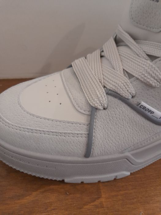 Adidași Cropp ,noi.