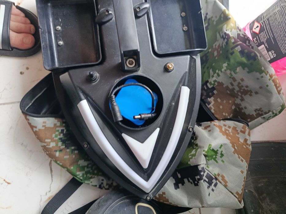 Лодка за захранка ZV06