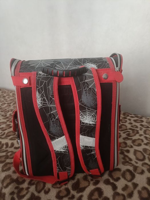 Ghiozdan baiat rezistent