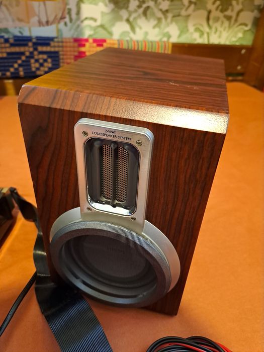 Micro sistem audio Hi-Fi Philips MCM700/12
Model: RM-805
Material: ABS