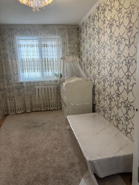 Продам 3 комн .В районе Жанара.