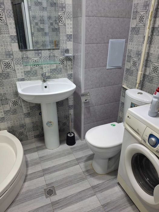 Продаётся 2комнатная квартира Кадышева.