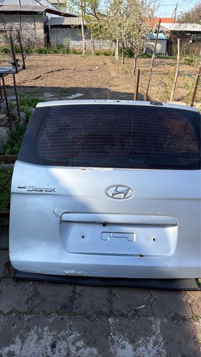 Продам двери от Hyundai Sterex