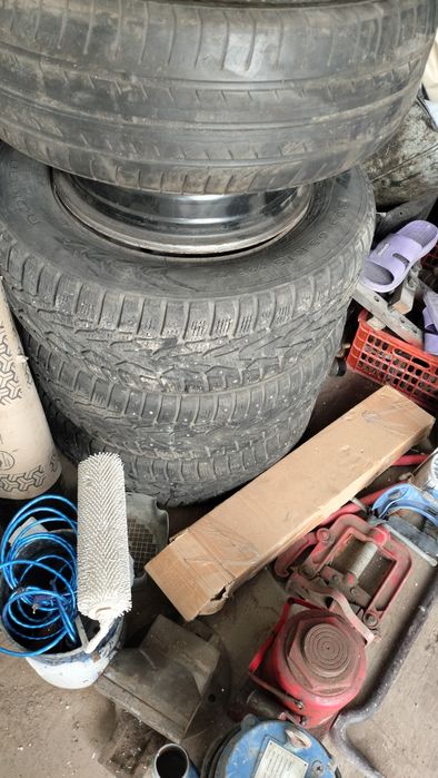 Продам резину 4 шт