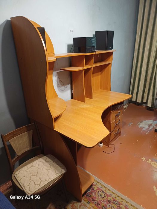 Продам компьютерный стол