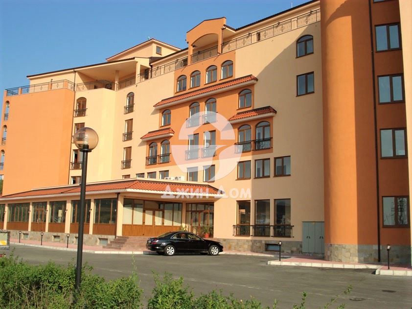 Просторни обзаведени едностайни апартаменти в к-с „Хепи“, Слънчев бряг