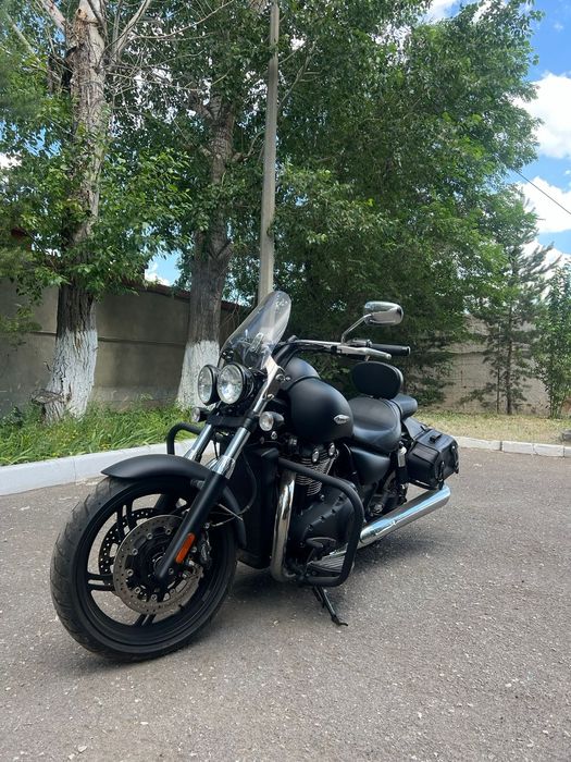 Продам мотоцикл Triumph Thunderbird Storm