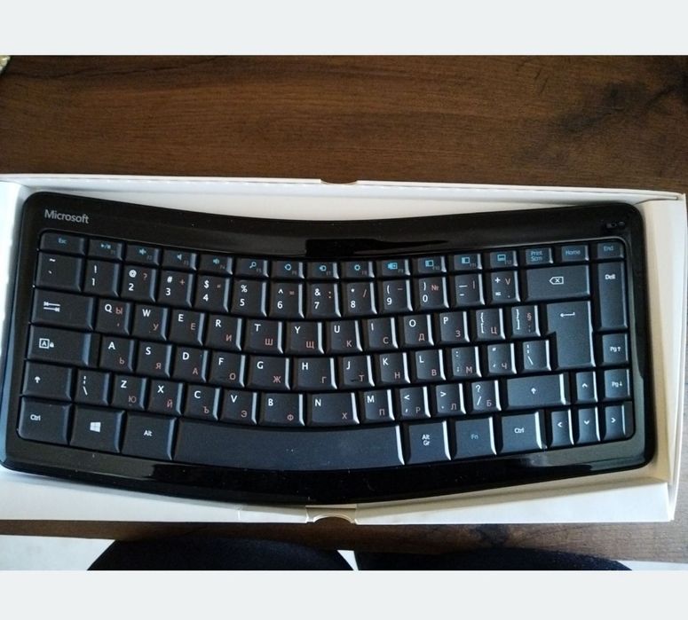 Ергономична клавиатура