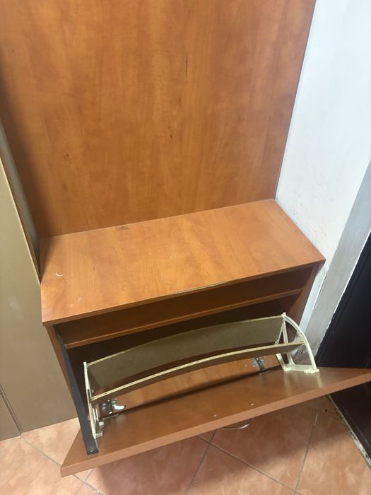 Cuier cu spatiu de depozitare pantofi