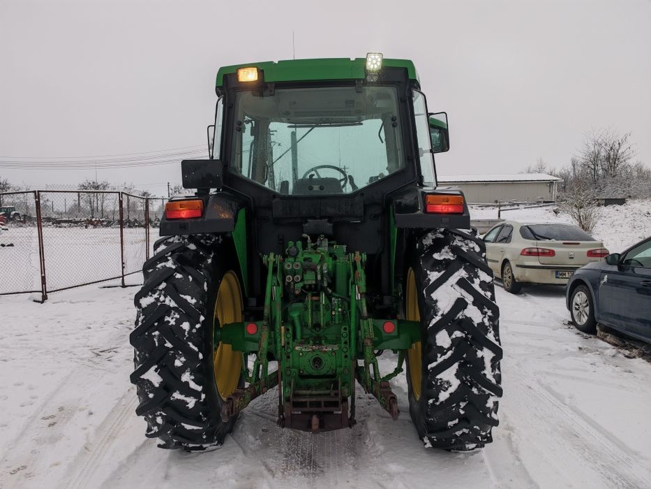 Tractor John Deere 6010 cu încărcător frontal