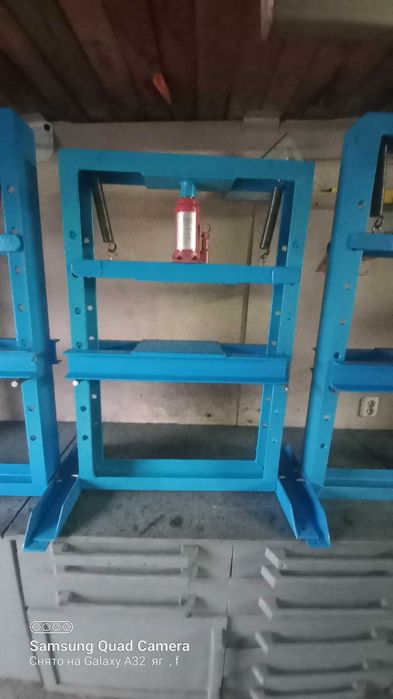 Продам Пресс с Домкратом