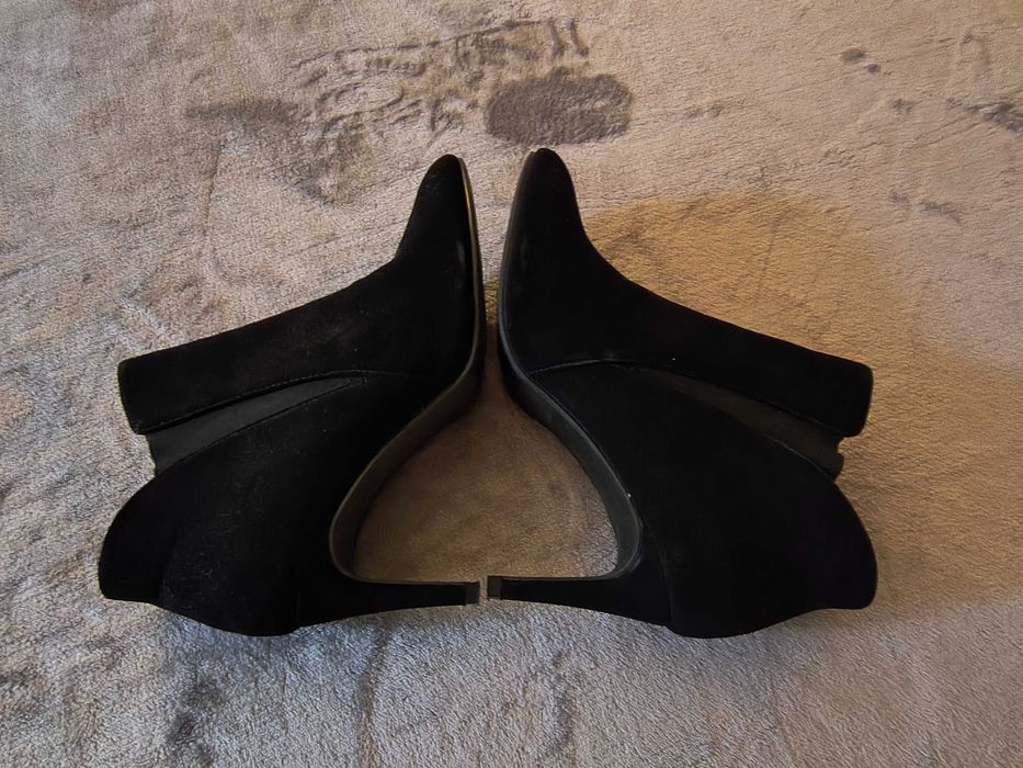 Обувки номера 38