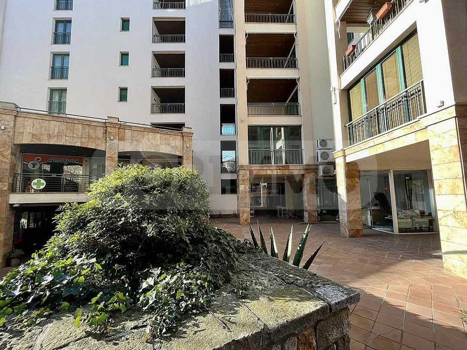 Магазин на крайбрежната алея в Балчик