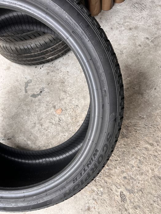 4 anvelope iarna 295/35/21 , Pirelli /Hankook !