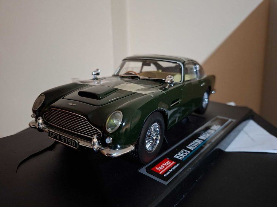 Aston Martin DB5 Sun Star 1:18