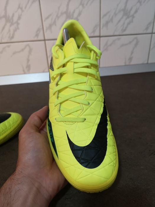 Vand ghete de fotbal Nike Hypervenom Phelon II