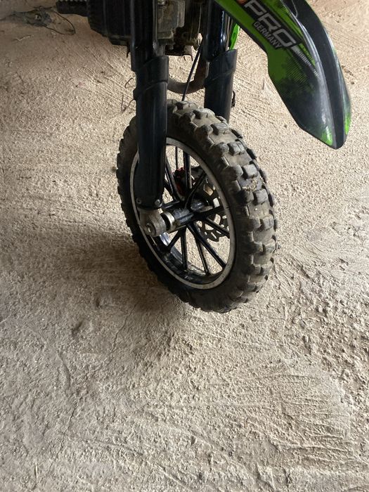 Cross de 49 cc este de copii