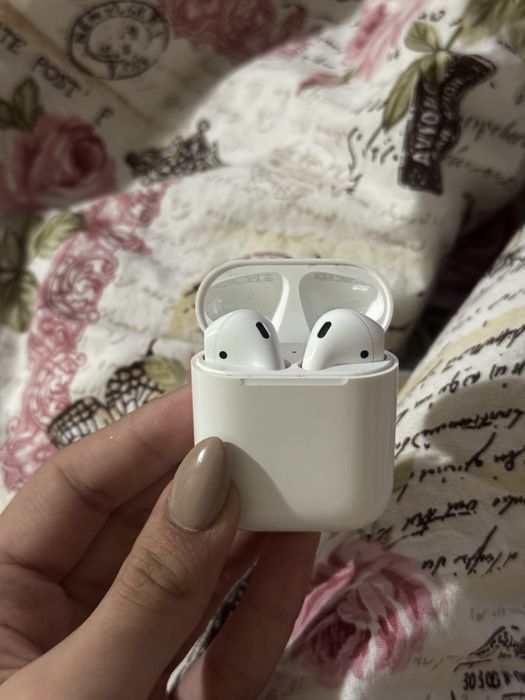 Apple AirPods 2 generation   ORIGINAL