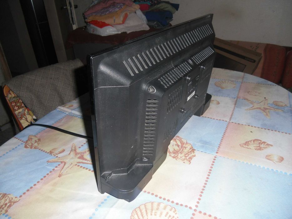 29.Продавам Телевизор LOGIK 20Full HD readi LED TV-Модел:L20HE15