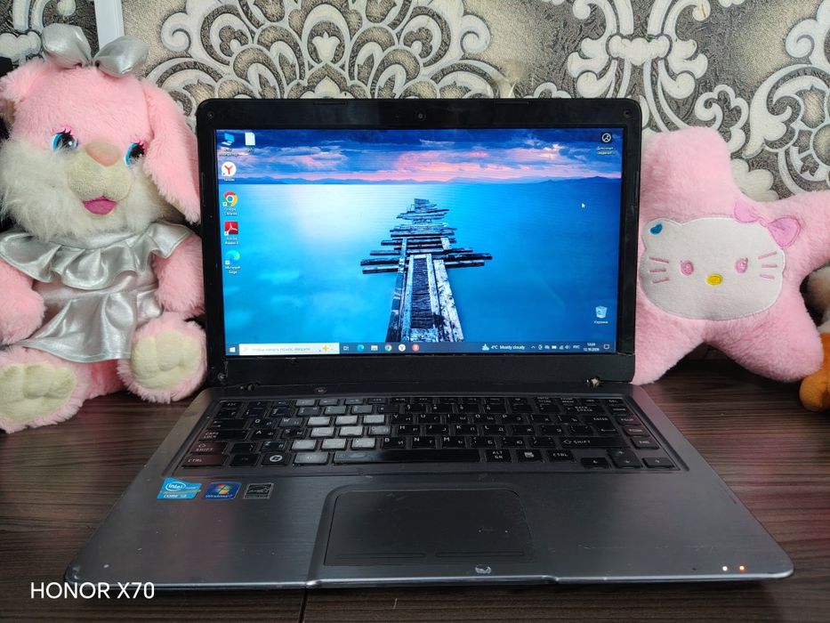 Toshiba Core i3 / SSD 128GB + HDD 320GB
