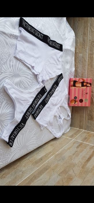 Set victoria secret 3 piese bustiera tanga boxeri alb marime S