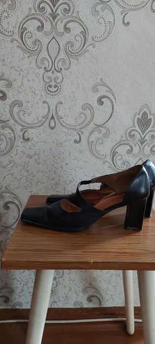 Туфли женские продаю