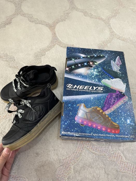 Роликовые кроссовки Heelys