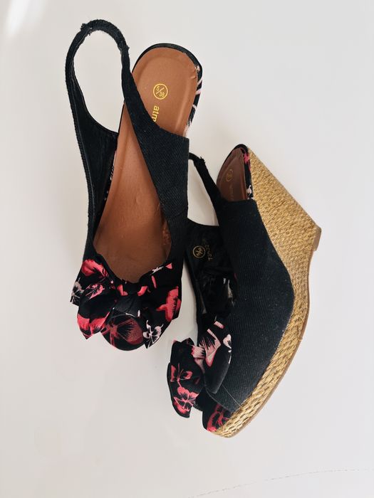 Сандали на платформа