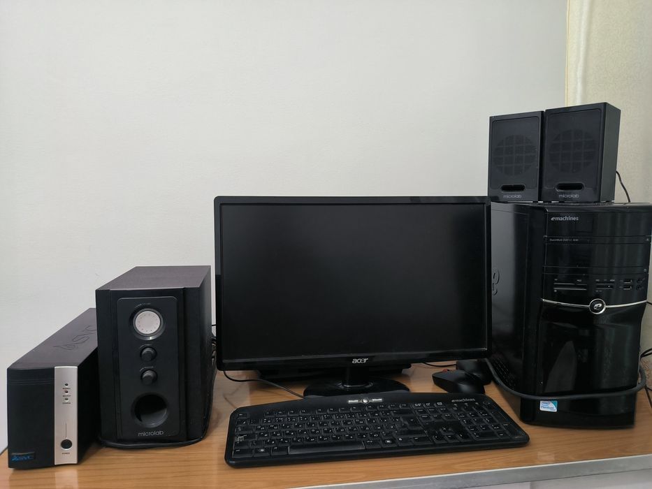 стационарный ПК в комплекте