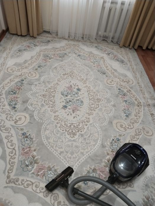 Белый ковер хороший качественный