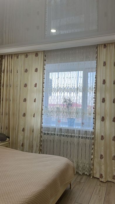 Продам шторы с тюлями