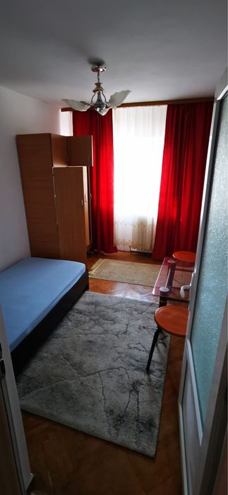 PF inchiriez apt vizavi de Palas