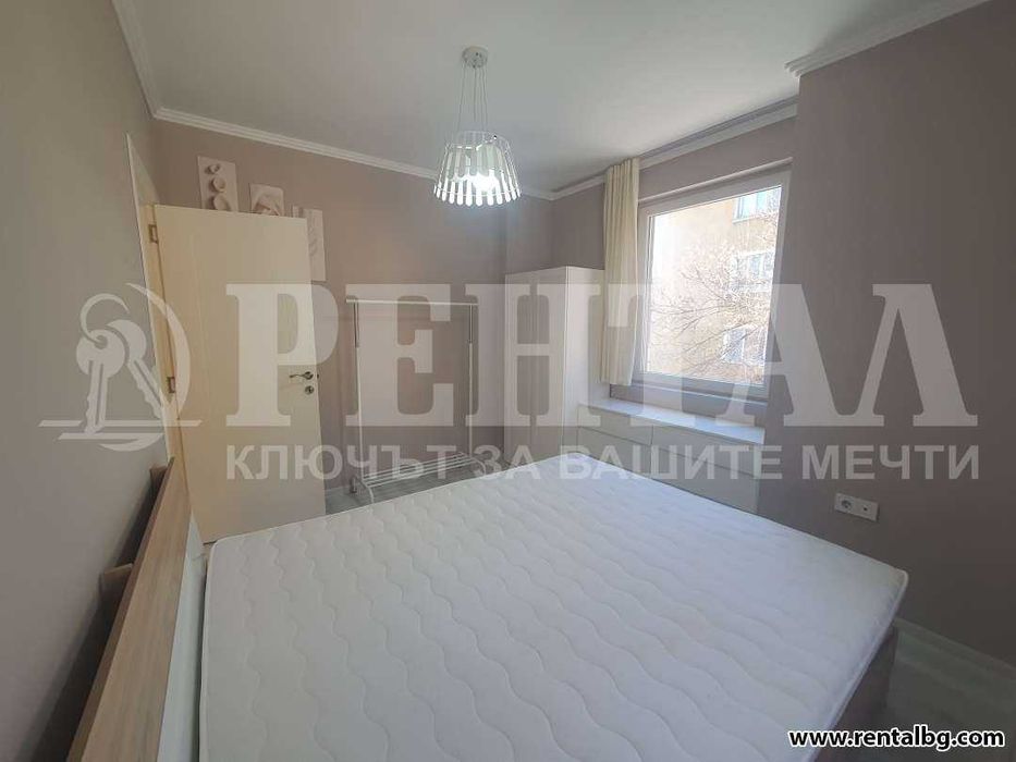 Дава се под наем Двустаен апартамент в Пловдив, Център - 68 кв.м за 484.5 € - Снимка #12