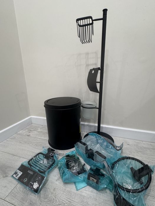 Продам новый дорогой набор ванных акссесуаров