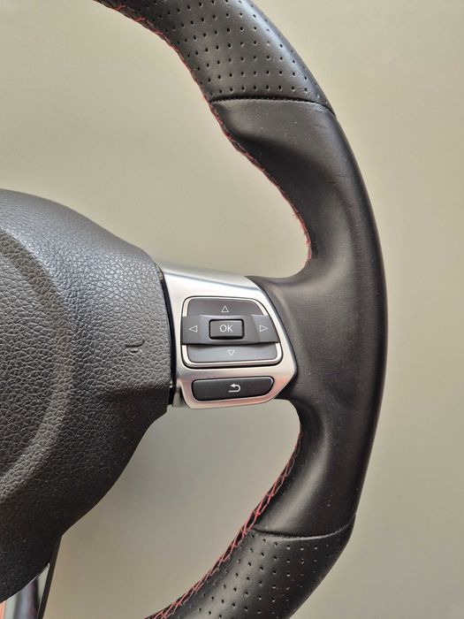 GTI VW Scirocco скосен волан с еърбег – Golf 5/6, Passat B6/B7, Caddy, Touran, Tiguan