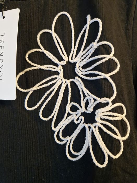 Tricou bumbac cu broderie