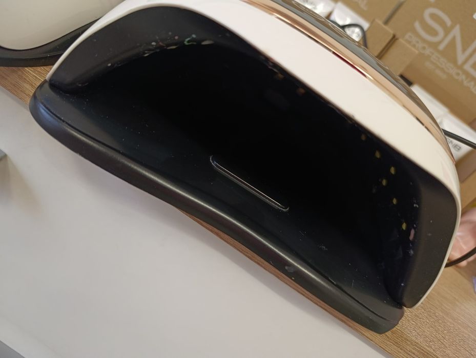 Професионални UV/Led лампи за маникюрр