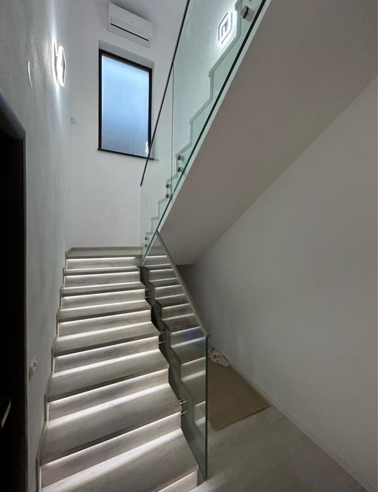 Balustrada din sticlă securizată – montaj inclus, preț corect!